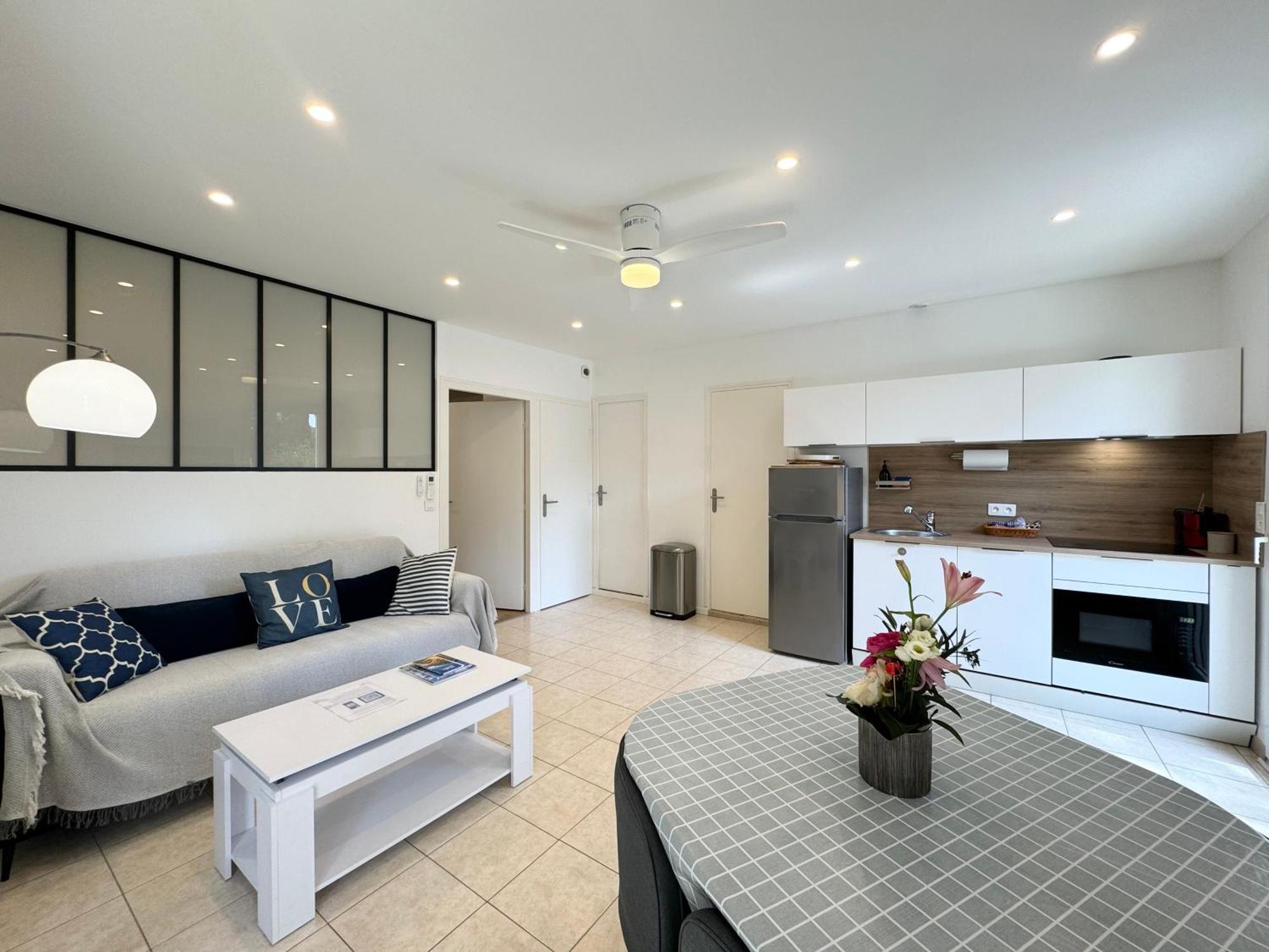 Appartement 1Ch Avec Terrasse Et Jardinet A 400M De La Plage Cavalaire-sur-Mer Extérieur photo